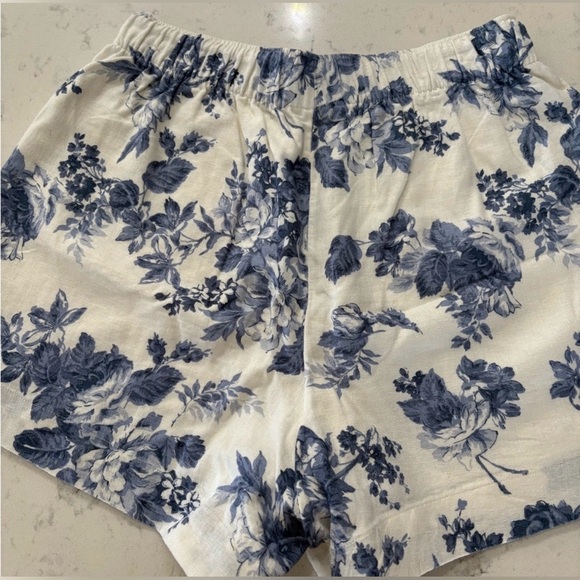 ABERCROMBIE & FITCH linen blend shorts in toile white with blue floral print - Picture 6 of 10